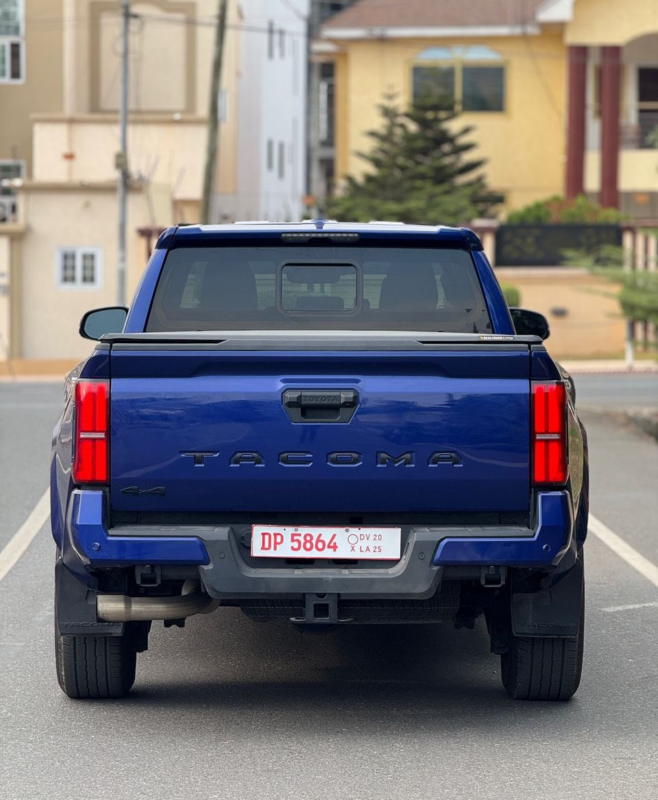 Toyota Tacoma 2024